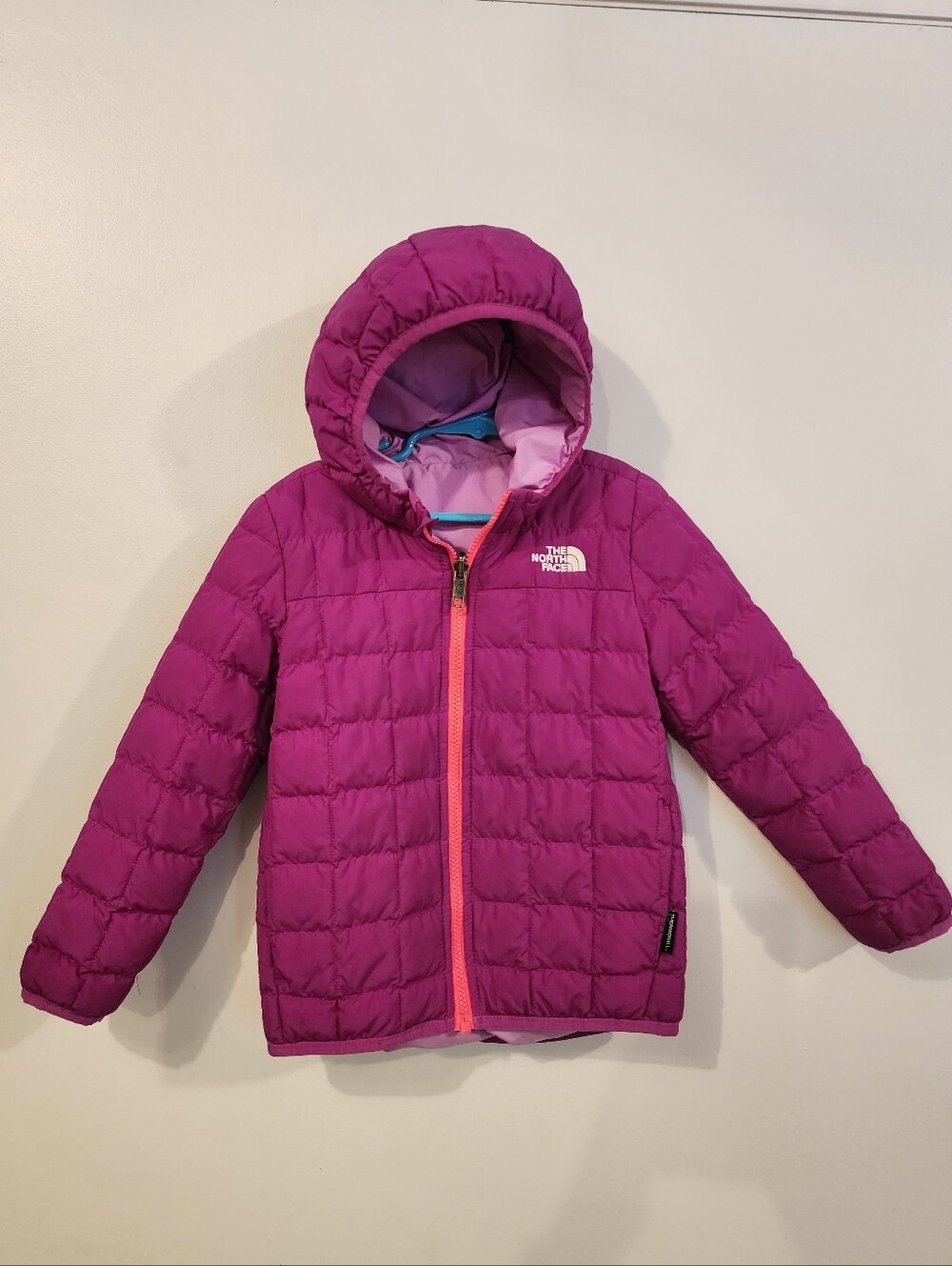The Northface Girls Thermoball Fall Winter Jacket Size 5 Pink Reversible